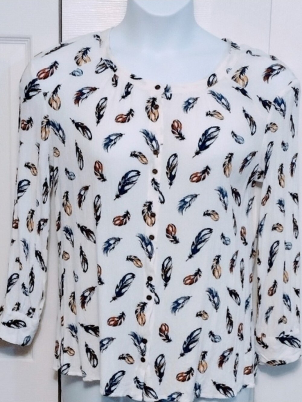 a.n.a. Women's Feather Print Button Down Blouse - XL